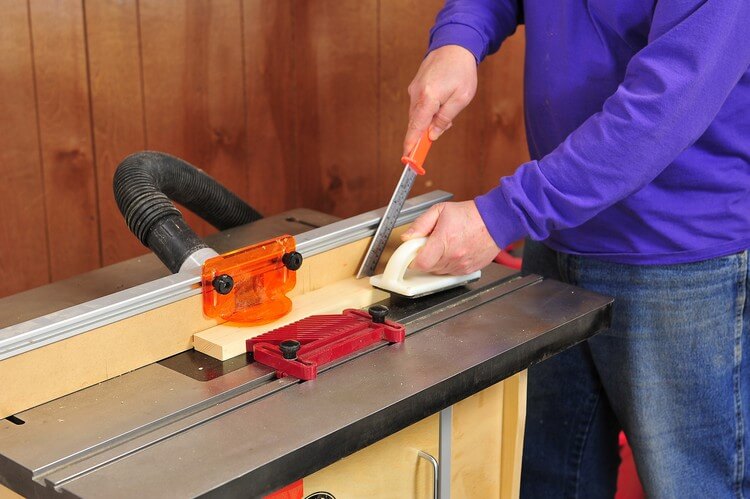 How to Use a Router table