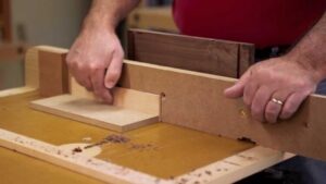 How to Use a Router table